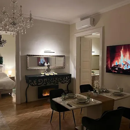 2bdr Balcony With Optional Garage Near Parliament Apartment Budapest