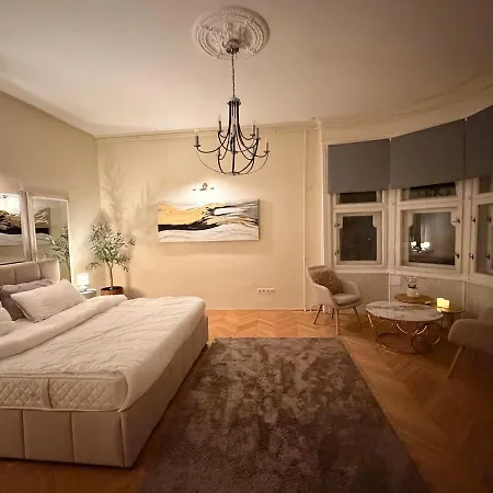 Apartamento 2bdr Balcony With Optional Garage Near Parliament *