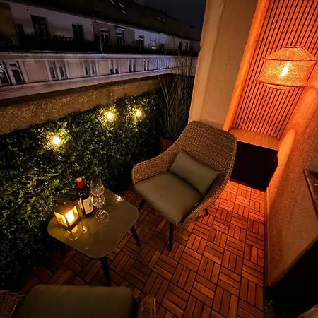 2bdr Balcony With Optional Garage Near Parliament Apartamento