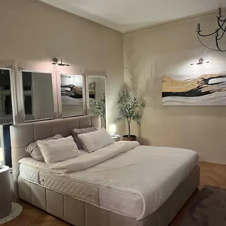2bdr Balcony With Optional Garage Near Parliament Apartamento Budapest