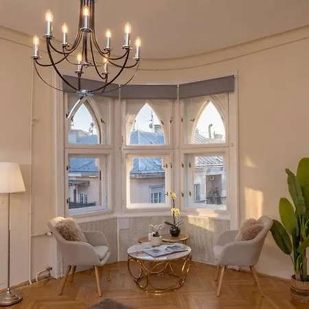 2bdr Balcony With Optional Garage Near Parliament Apartamento Budapest